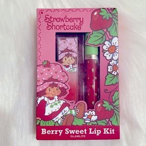 Strawberry Shortcake Lip Kit NWT Excellent Condition
